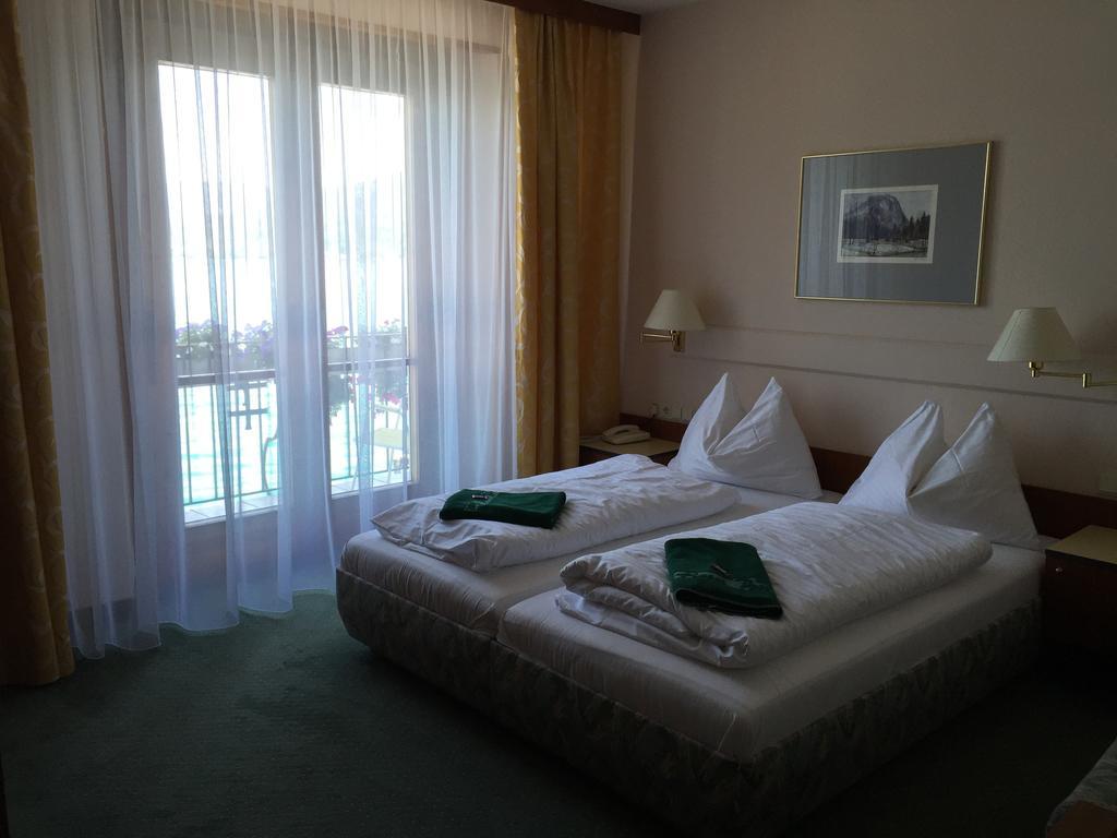 See-Hotel Post am Attersee Weissenbach am Attersee Kamer foto